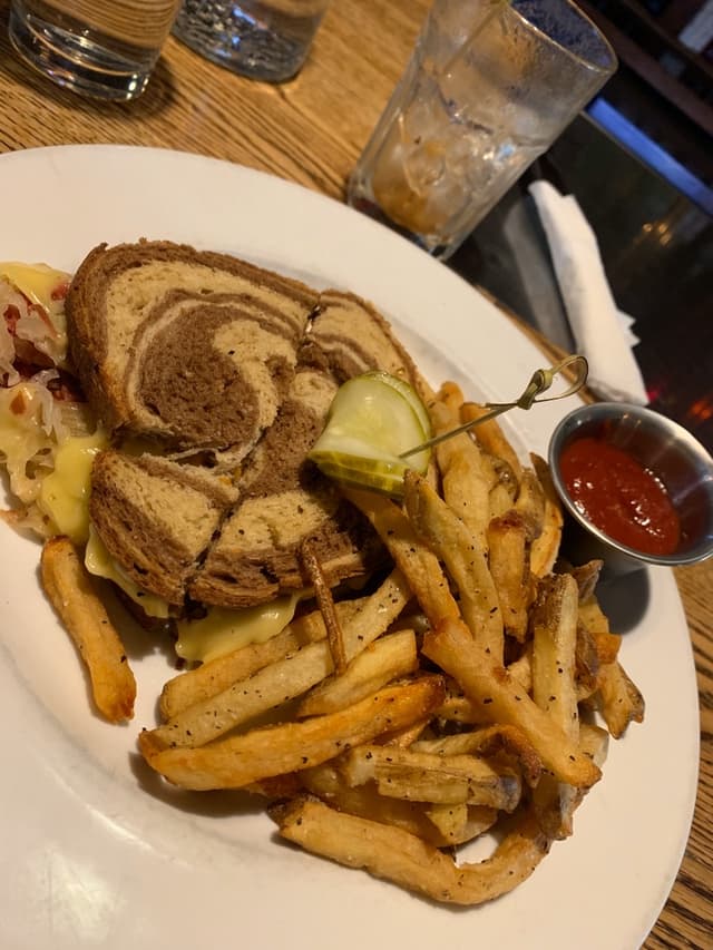菜肴“Seitan pastrami sandwich”的照片