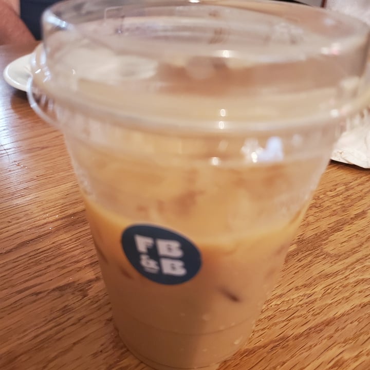 photo of Flatbread & Butter Iced Oatmilk Latte shared by @emilyginem on  19 Sep 2021 - review