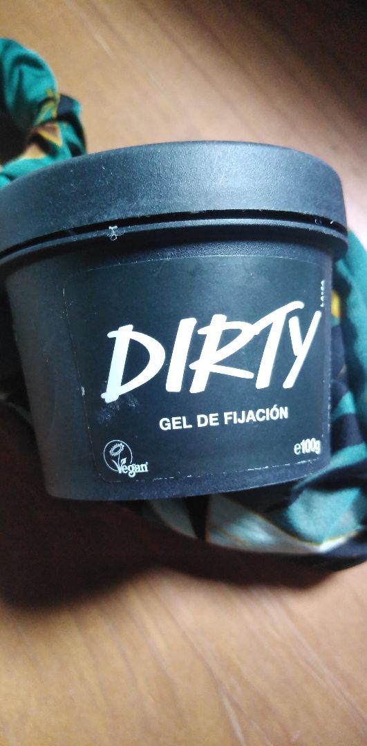 photo of The Body Shop Dirty Gel De Fijación shared by @karinapuvogel on  28 Feb 2020 - review