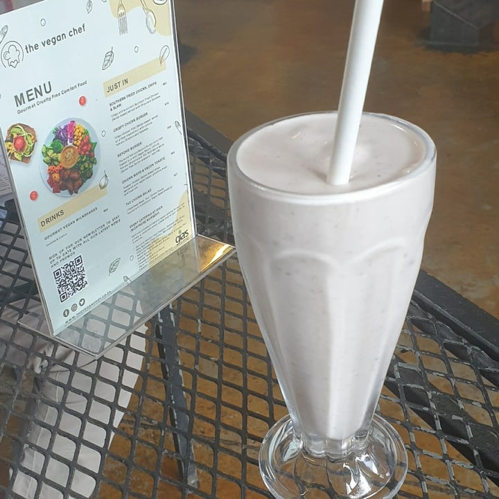 photo of Gias on Montrose Cookies & Creme Gourmet Vegan Milkshake shared by @compassionate1candy on  20 Dec 2020 - review