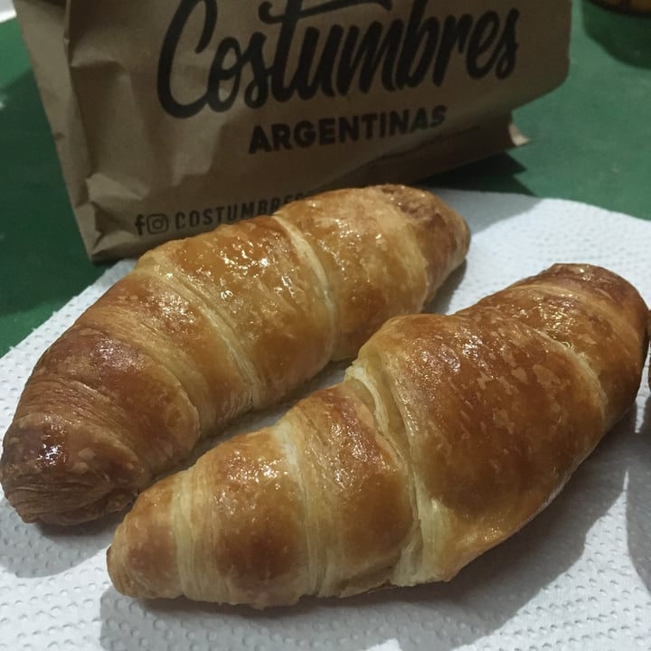 photo of Costumbres Argentinas Cornetto Vegano shared by @lauchis on  30 Jul 2020 - review