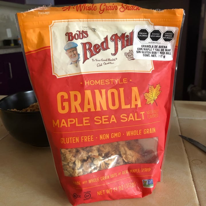 photo of Bob's Red Mill Homestyle Granola with Maple Sea Salt shared by @ojosdecempasuchil on  15 Sep 2022 - review