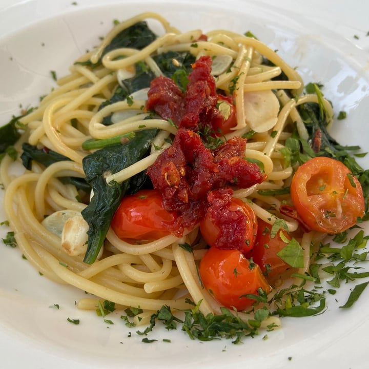 review photo of Kontiki Spinach Aglio Olio shared by @dianalyh on 17 Mar 2021 - review