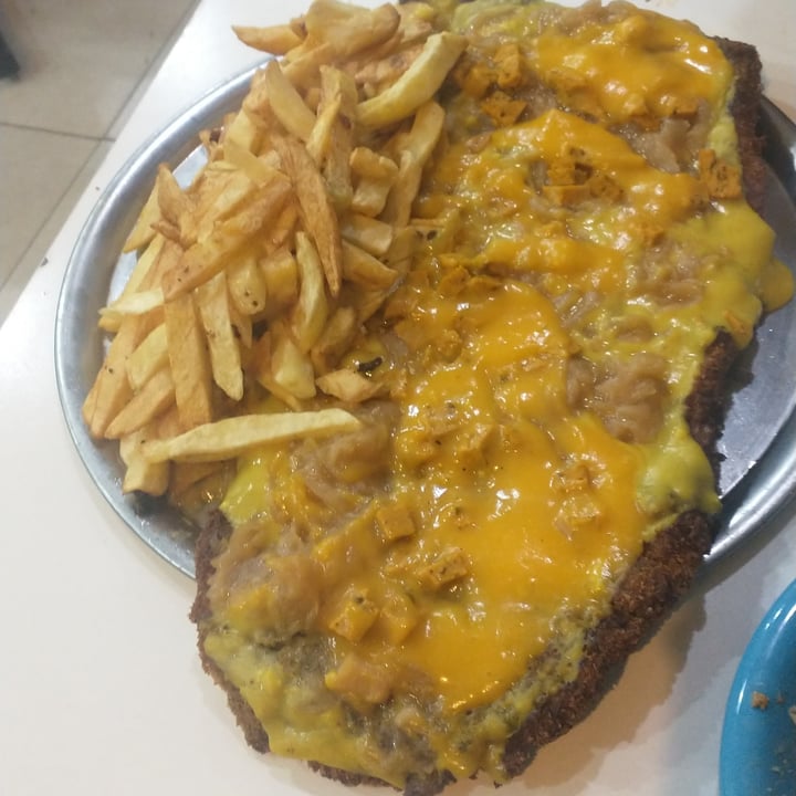 review photo of Loving Hut Microcentro cheddarnesa con papas fritas shared by @unpatomas on 03 Nov 2021 - review
