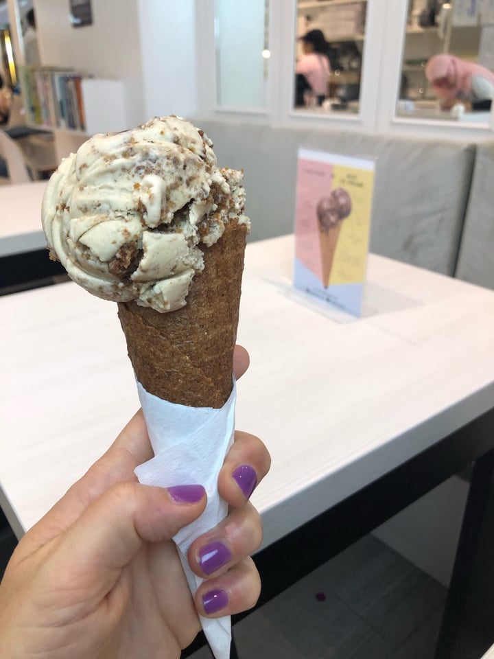 photo of Kind Kones Sticky Toffee in Gluten-Free Almond Cone shared by @ekbakkelund on  26 May 2019 - review