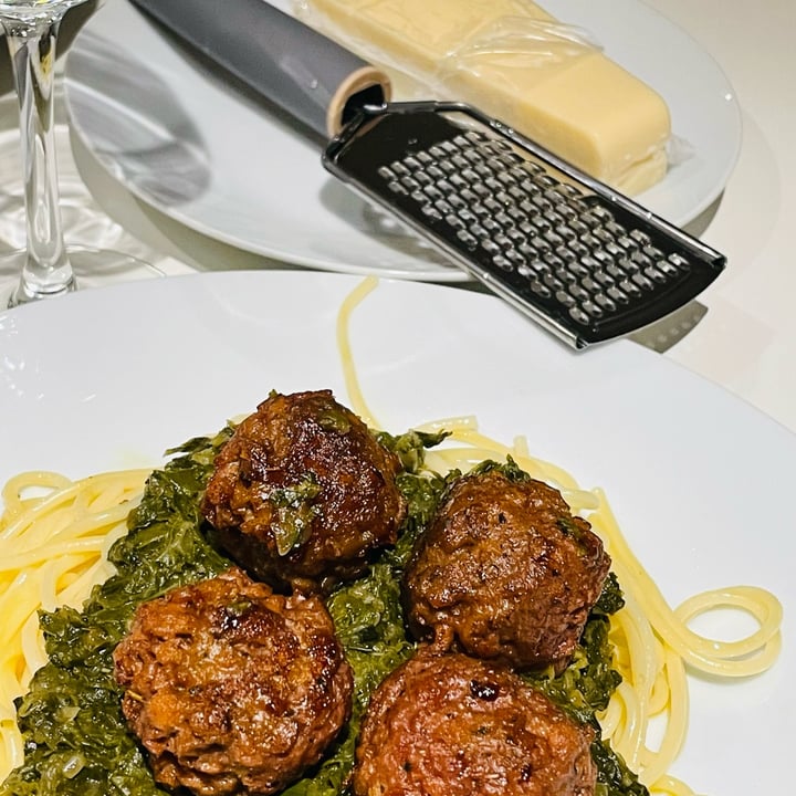 photo of Beyond Meat Beyond Meatballs Italian Style shared by @theveganlifeza on  06 Jul 2022 - review
