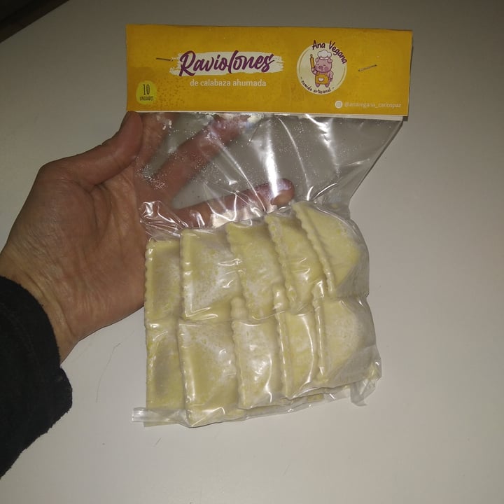 review photo of Ana Vegana comida artesanal Ana Vegana, Raviolones De Calabaza Ahumada shared by @solrivasveggi on 21 Jun 2022 - review
