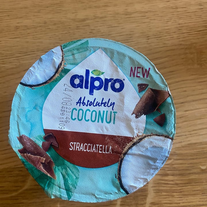 photo of Alpro Absolutely Coconut Stracciatella shared by @kristinachudinova on  29 Aug 2022 - review