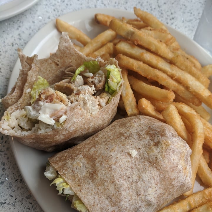 photo of The Lindenhurst Diner Chick'n Caesar wrap shared by @regimack on  26 Apr 2022 - review