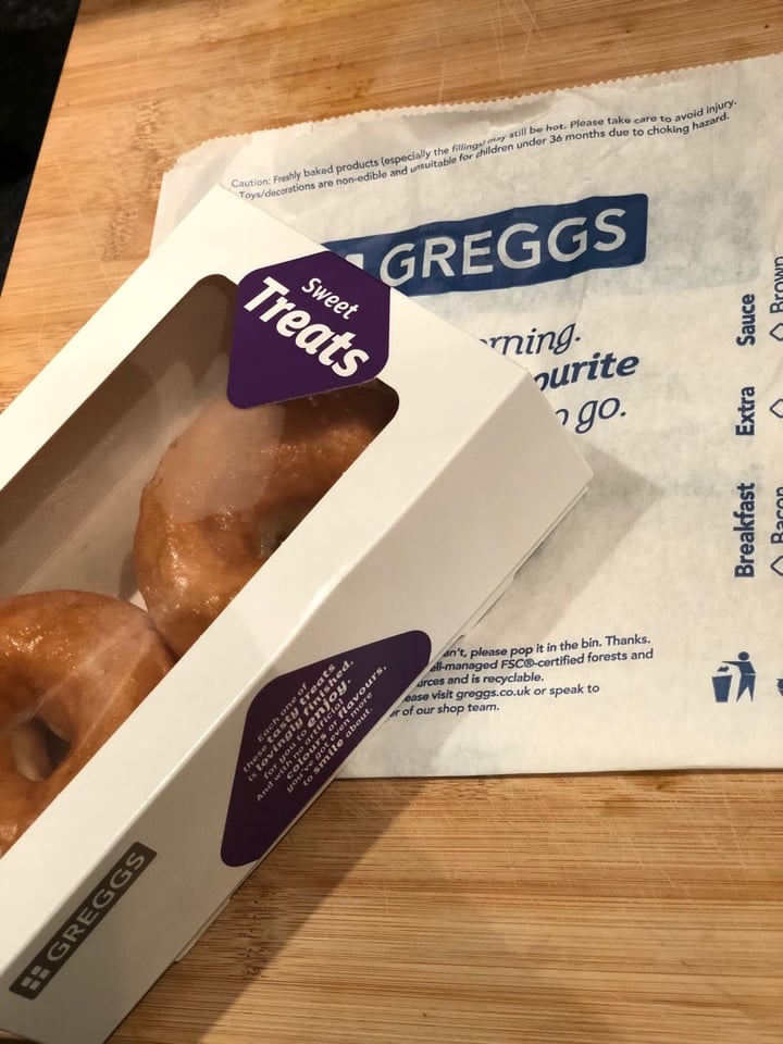 photo of Greggs Vegan Glazed Ring Doughnut shared by @jamesallnutt on  02 Jan 2020 - review