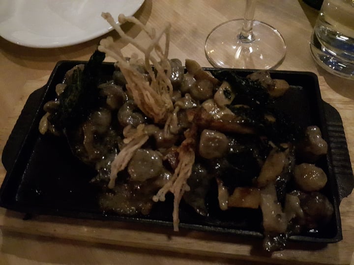 photo of Invitation V Assortiment de champignons en papillote shared by @ajonvi on  17 May 2018 - review