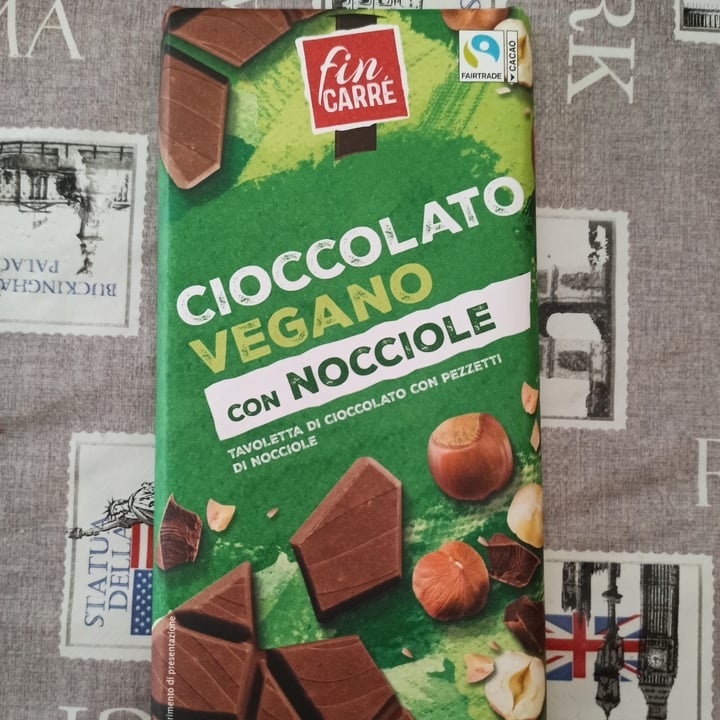 review photo of Fin Carré Cioccolata vegana alle nocciole shared by @bluoltremare on 16 Mar 2022 - review
