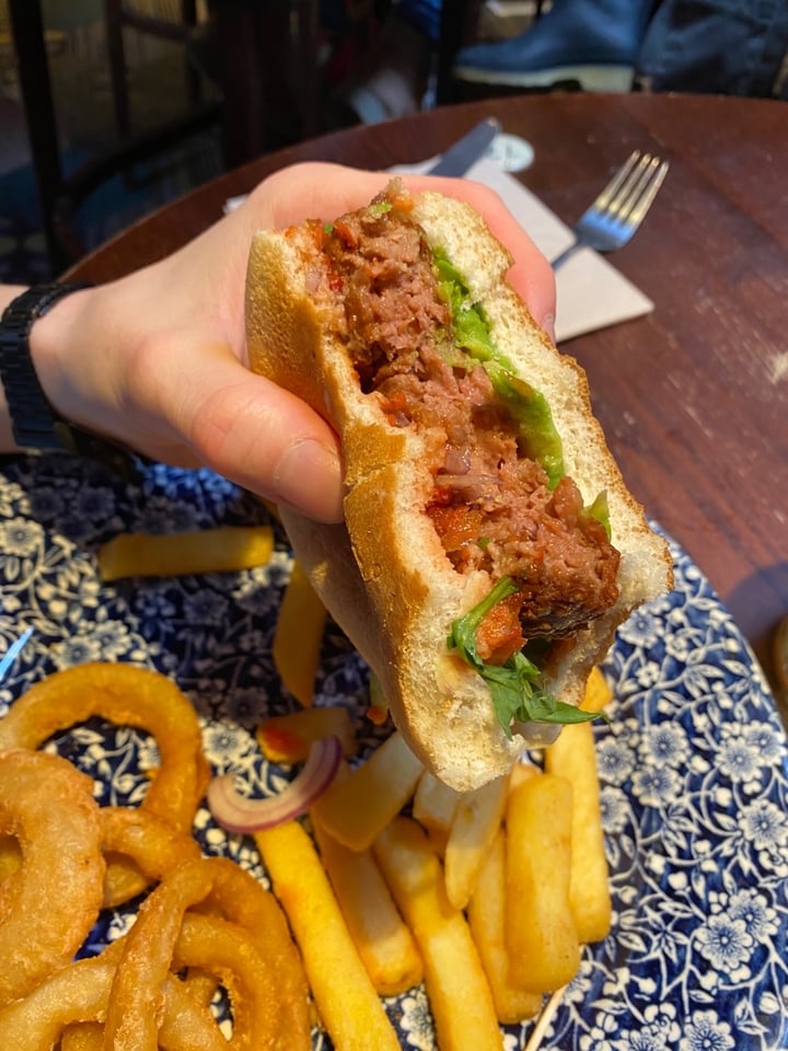 photo of Weatherspoons Pubs Gourmet Vegan Burger shared by @robsm95 on  15 Mar 2020 - review