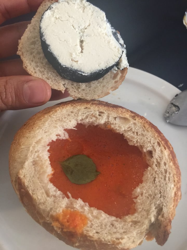 review photo of Veganería Le Muf Sopa De Tomate Rostizado con Albahaca Y Queso Cenizo shared by @miluserrano on 15 Mar 2020 - review