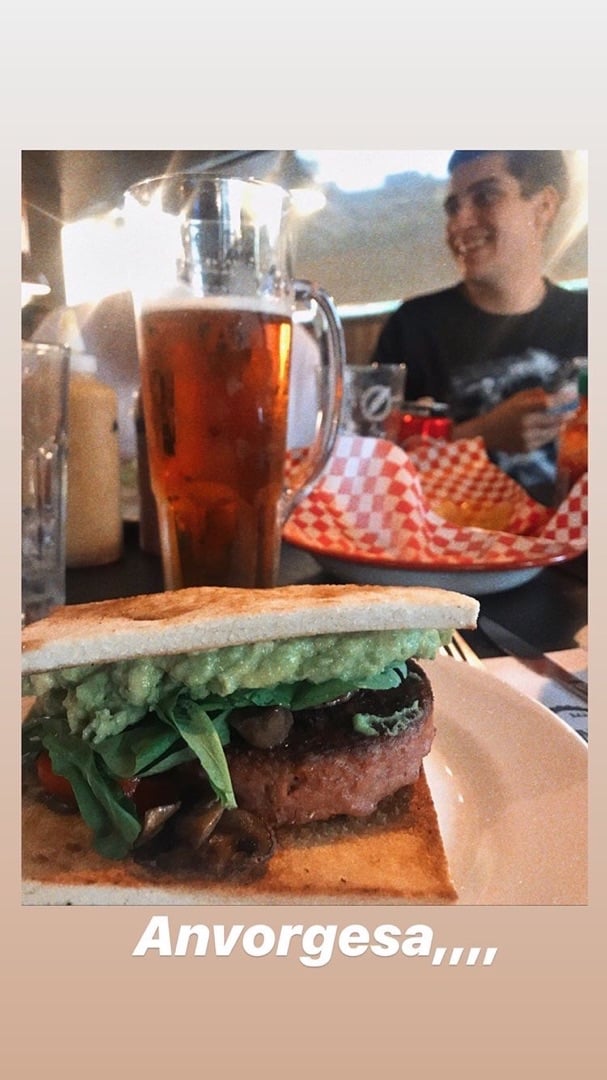 photo of Danés Hamburguesa beyond meat shared by @coloaguayo on  29 Mar 2020 - review