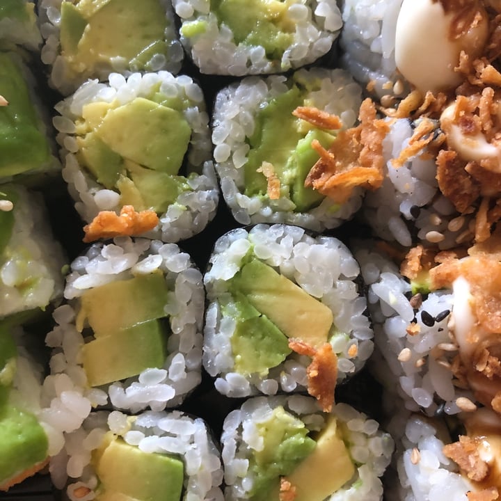 photo of Mun Sushi Bar - Roma Maki avocado shared by @lombricale on  11 May 2022 - review
