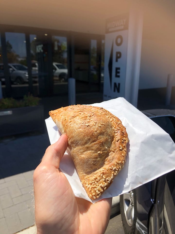 review photo of Miami Bakehouse Cafe Myalup Vegetarian Pastie (Vegan) shared by @joshevans6161 on 09 Dec 2019 - review
