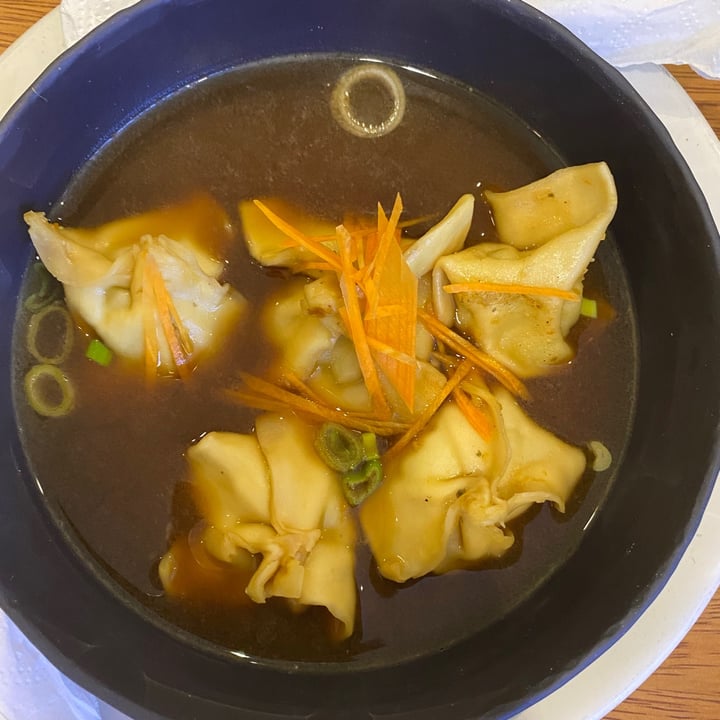 photo of Vitality Kitchen Won ton de edamames shared by @karla93 on  09 Dec 2021 - review