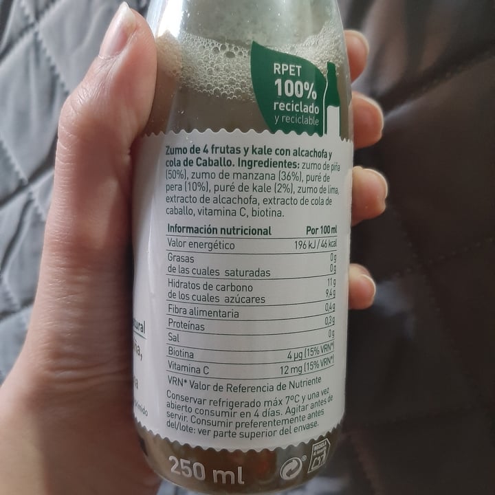 review photo of Vía Nature Kale, Piña, Pera Y Manzana shared by @luuuom on 04 Apr 2022 - review