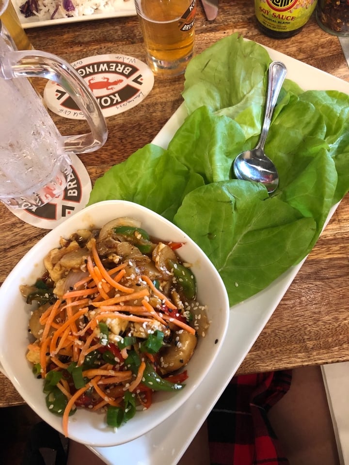 photo of Kona Brewing Co. Tofu Lettuce Wraps shared by @lyndiebrady23 on  22 Jan 2020 - review