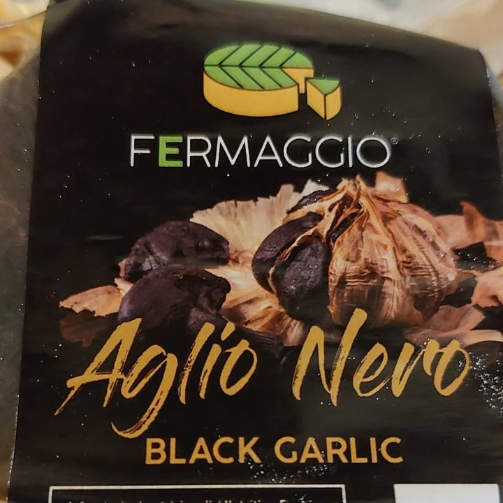 photo of Fermaggio Fermaggio fresco all'aglio nero shared by @ciska76 on  24 Feb 2022 - review