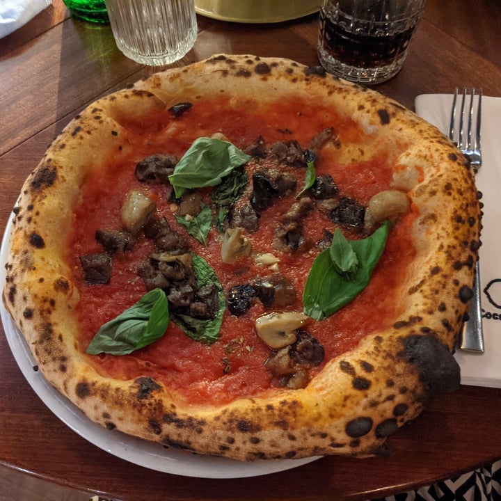 photo of Cocciuto - Pizzeria Porta Romana Pizza Con Funghi E Melanzane Fritte shared by @hungryvegan00 on  28 Nov 2021 - review