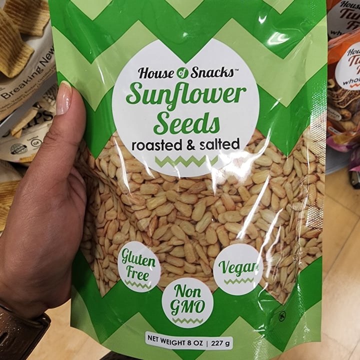photo of house of snack Sunflower Seeds Roasted And Salted shared by @taifitcast on  20 Jul 2022 - review
