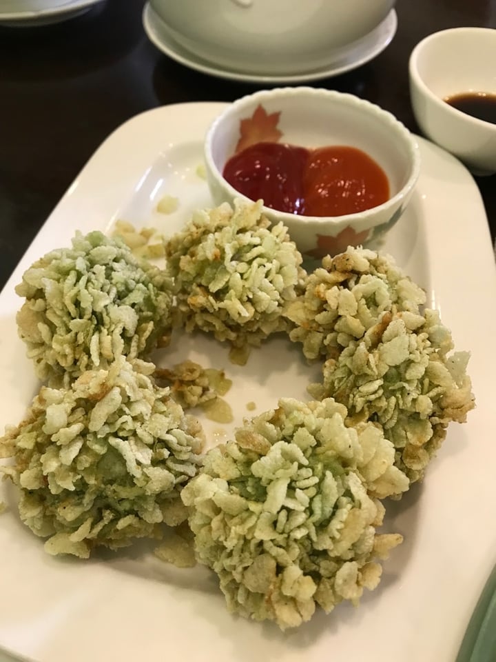 photo of Nha Hang Chay Bong Sung Taro fries with green rice shared by @jannapham on  19 Jan 2022 - review