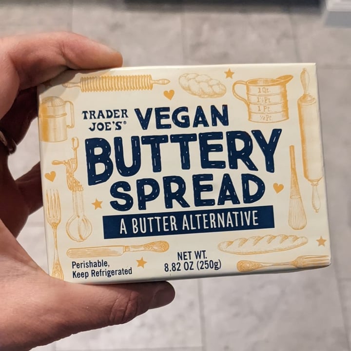 photo of Trader Joe's Vegan Buttery Spread shared by @alimerlina on  27 Jun 2022 - review