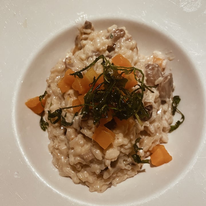 photo of Fucsia Rissotto De Ceps Y Calabaza shared by @theveganavocadito on  06 Nov 2022 - review