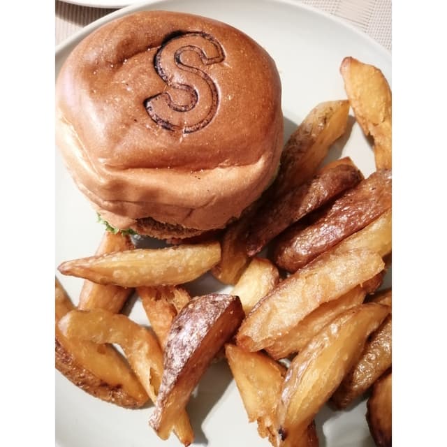 Photo of the dish “Hamburguesa de Garbanzos”