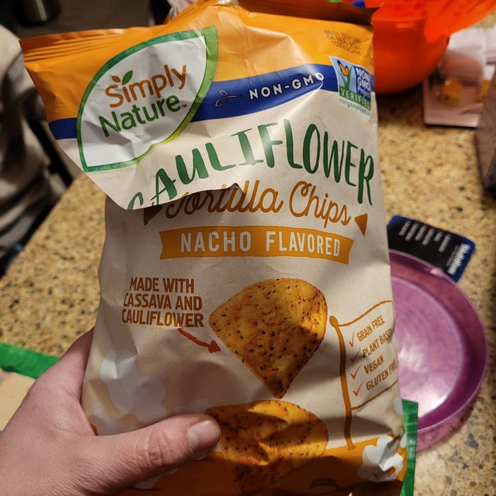 photo of Simply Nature Cauliflower tortilla chips - nacho flavored shared by @fitaussiekylie on  02 Apr 2021 - review