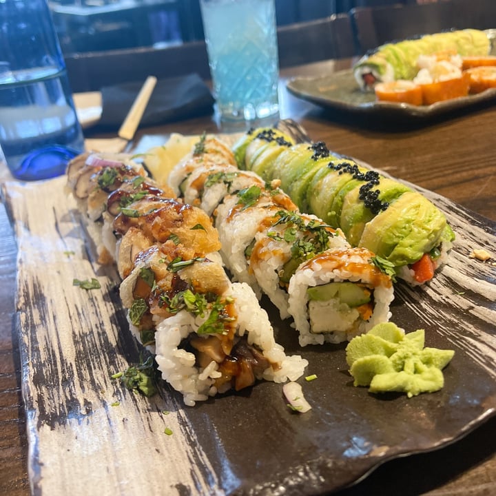 photo of Blue Sushi Sake Grill Shiitake To Me roll shared by @lizmaselli on  27 Jan 2022 - review