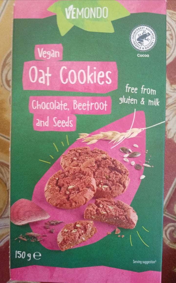 photo of Vemondo Vegan oat cookies chocolate, beetroot and seeds shared by @678luciaabulia on  01 Aug 2022 - review