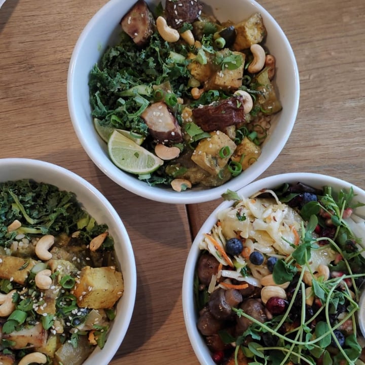photo of Kupfert & Kim (Spadina) Bowl shared by @mehdi on  08 Apr 2022 - review