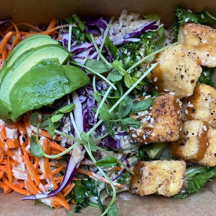 photo of Bunny's Nook Kitchen Sesame ginger tofu bowl shared by @veganskaz on  19 Aug 2021 - review