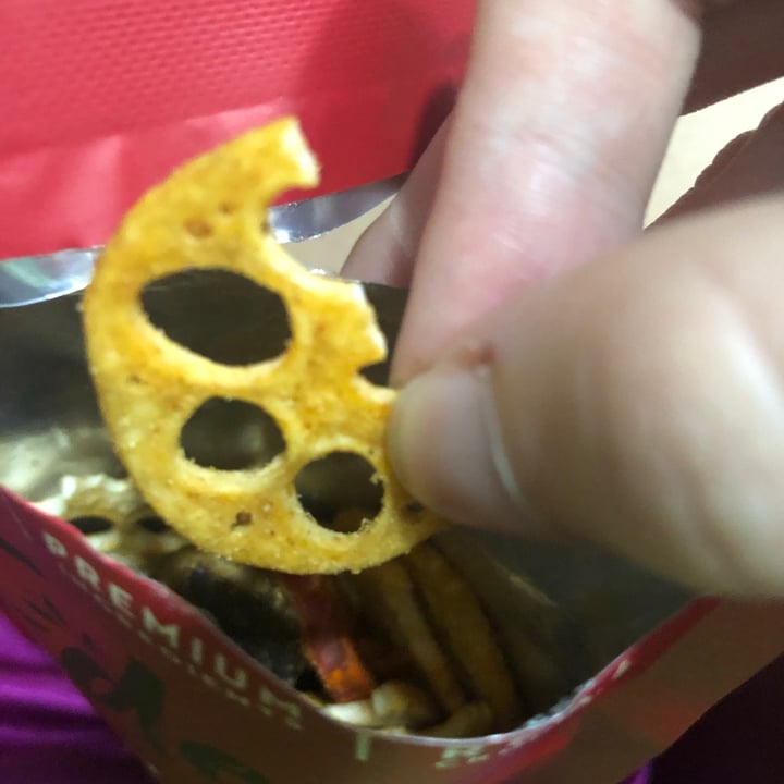 photo of Edens Szechuan Mala Shiitake Chips shared by @meltingpotatoes on  31 Dec 2020 - review