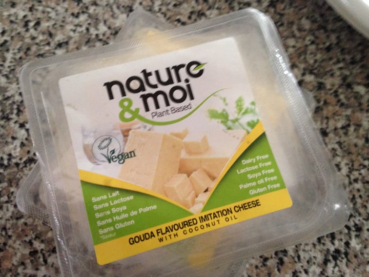 photo of Nature & Moi Gouda Flavoured Imitation Cheese Slices shared by @maesti on  05 Mar 2020 - review