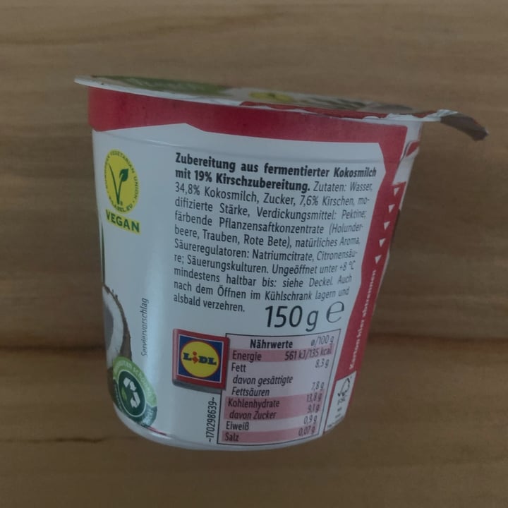 review photo of Vemondo Kokosdessert Kirsche shared by @ellaaaa on 09 Apr 2022 - review