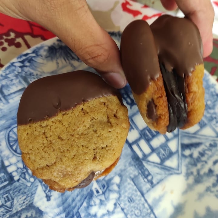 review photo of Doce gêmea Sanduba Cookie Recheado Com Brigadeiro shared by @bmsilva on 26 Jul 2021 - review