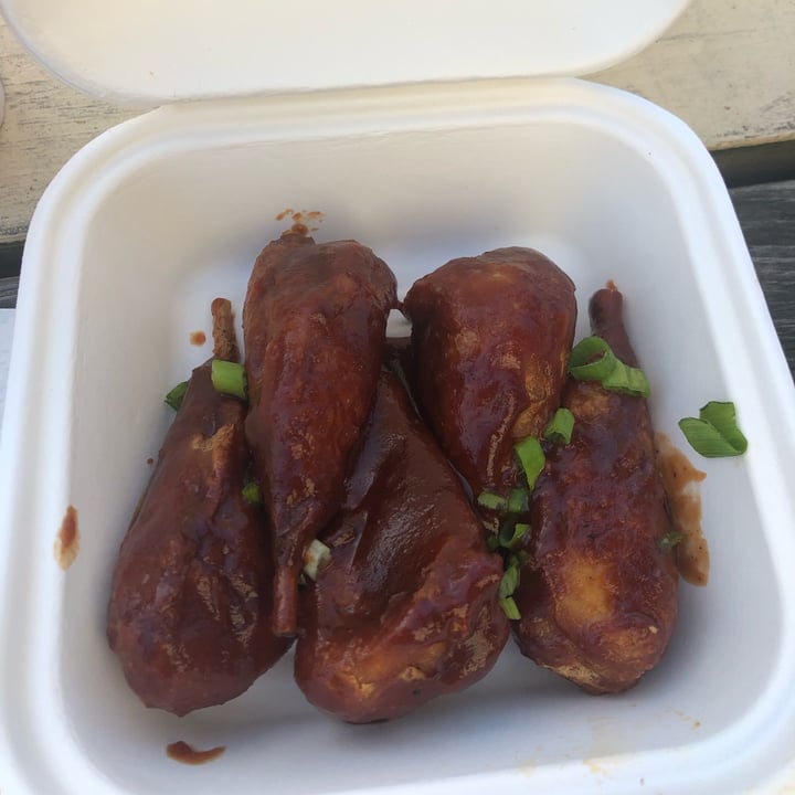 review photo of Veg Out Plant Based Burgers & Shakes BBQ Wings shared by @ndeangelis on 13 Aug 2022 - review
