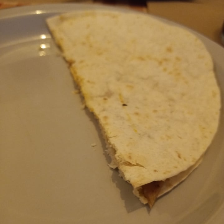 review photo of La Casita Desayunos y Pinchos Quesadilla de Vegalomo con pimientos y queso vegano shared by @bluristic on 20 Aug 2021 - review