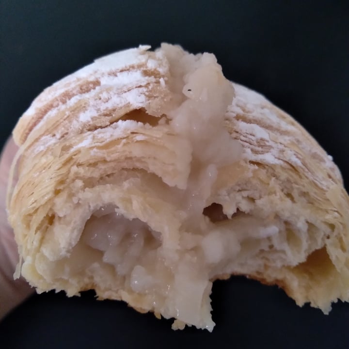 photo of Le Panem Croissant con pastelera vegana shared by @ondavegan on  28 Mar 2022 - review