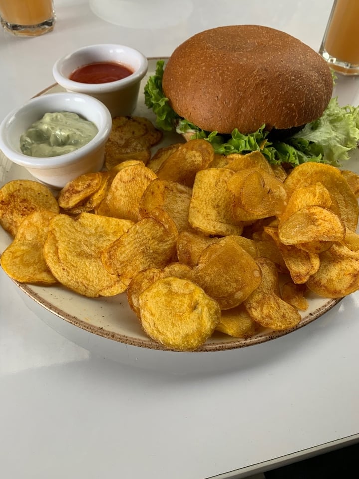 photo of Hervíboro Cocina Vegana Hamburguesa de falafel shared by @afxvx on  19 Nov 2019 - review
