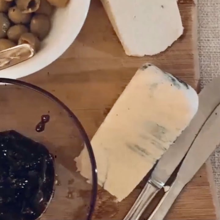 photo of Nuts For Cheese Super Blue shared by @nearingwild on  26 Oct 2020 - review