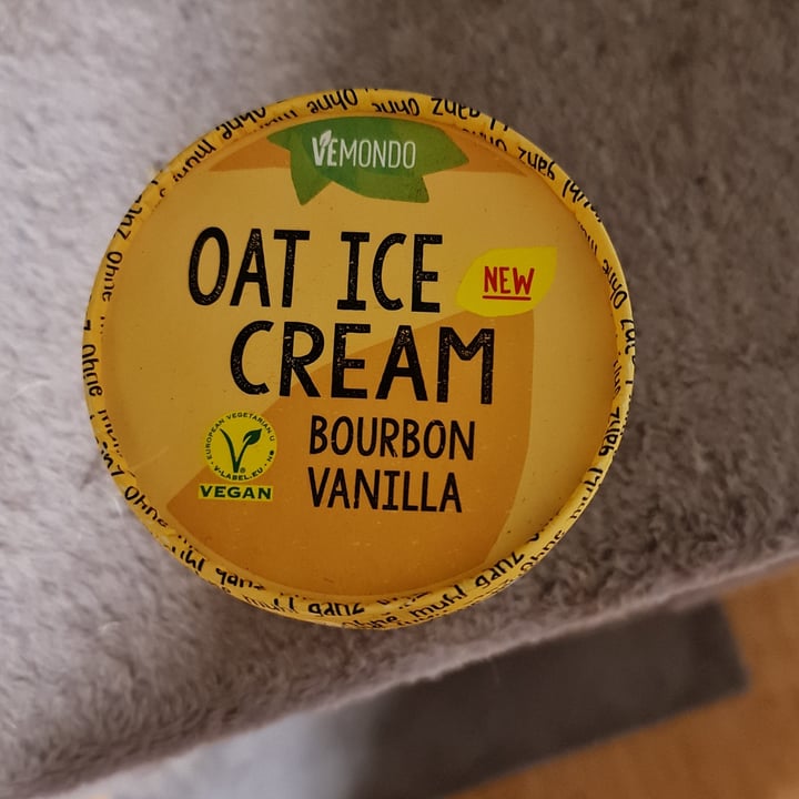 photo of Vemondo Oat ice cream vanilla shared by @fumateelviento on  03 Apr 2022 - review