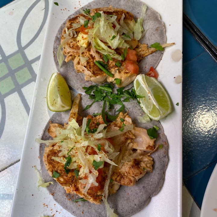 photo of Vega Tacos de "Pollo" jackfruit shared by @natyfelix on  20 Oct 2021 - review