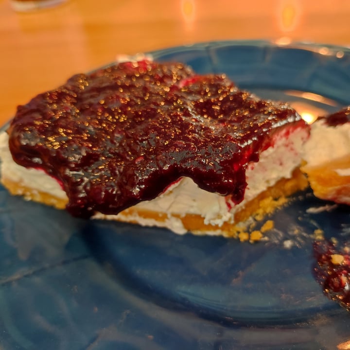 photo of Kind Kitchen Red Fruit Cheesecake shared by @margaridafreitas on  16 Apr 2022 - review