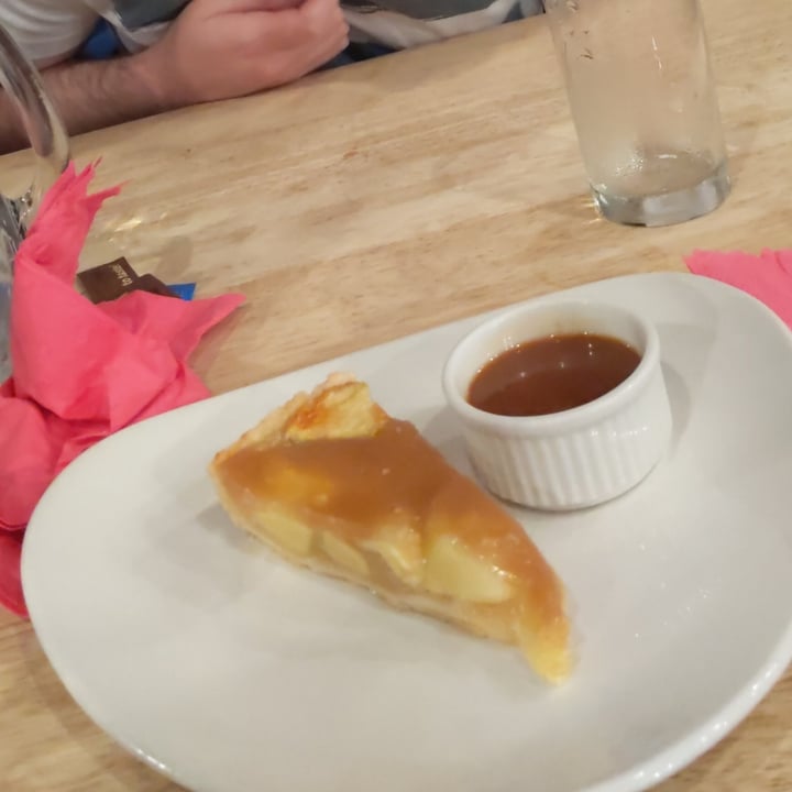 photo of JD Tipler Apple pie shared by @beccajanebaking on  20 May 2020 - review