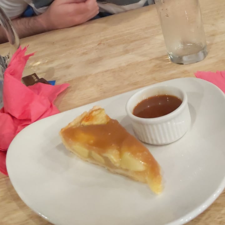 review photo of JD Tipler Apple pie shared by @beccajanebaking on 20 May 2020 - review